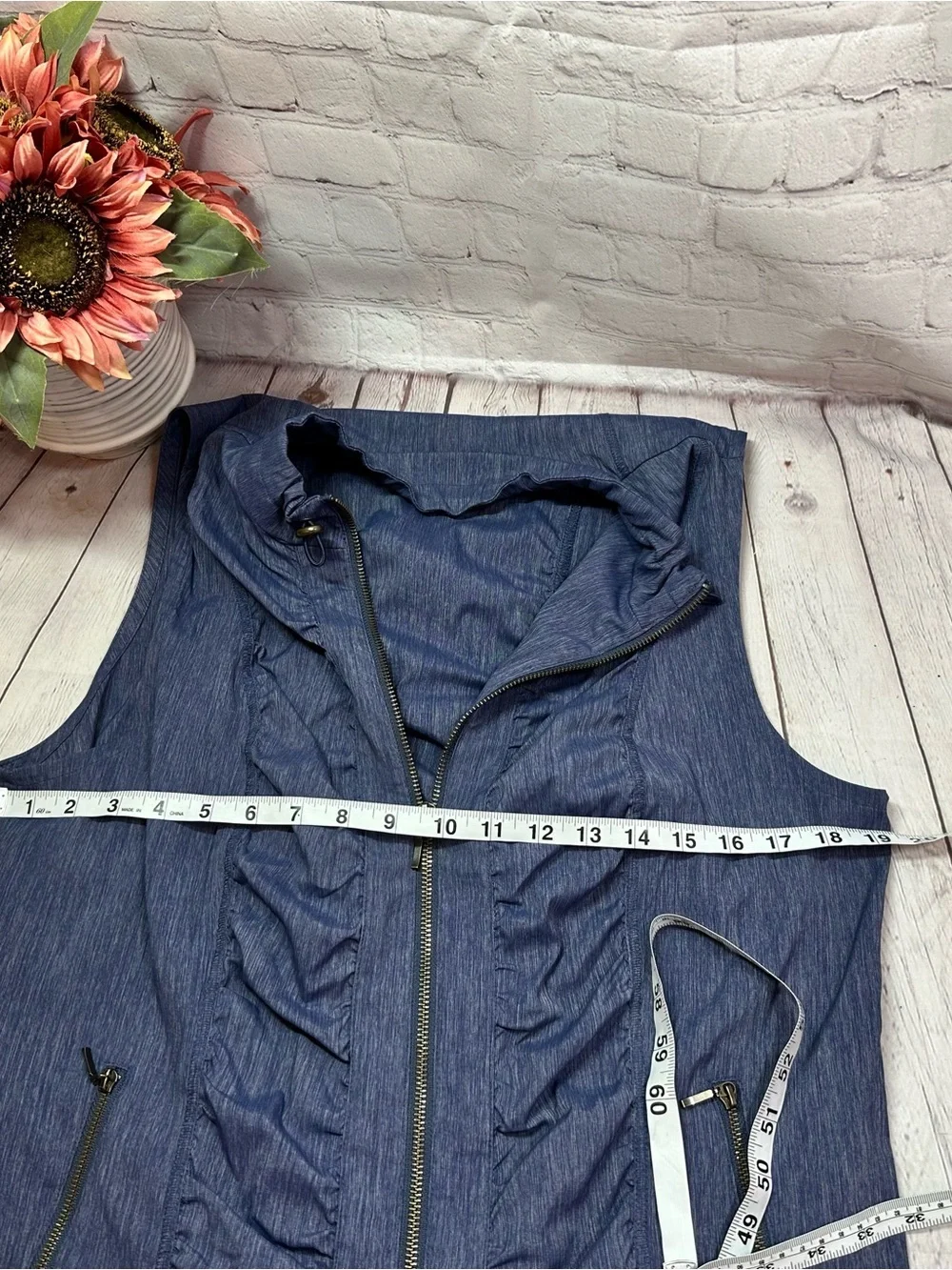 Chico's zenergy (2) full zip Vest jacket women L layering ruched ruffle